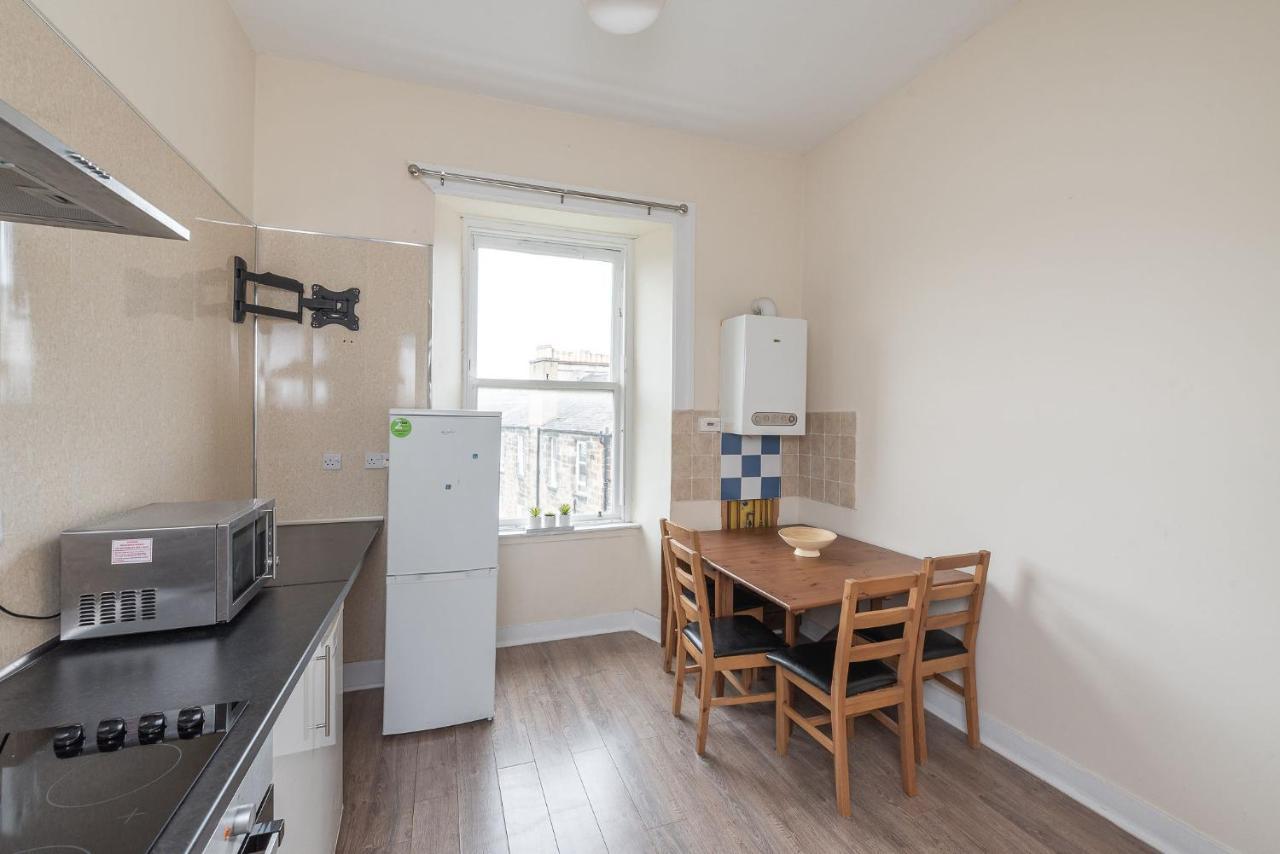Spacious Ensuite Rooms In Edinburgh City Centre - Excellent Location Exterior photo