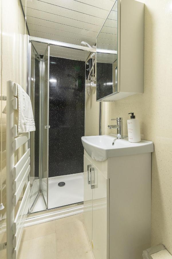 Spacious Ensuite Rooms In Edinburgh City Centre - Excellent Location Exterior photo